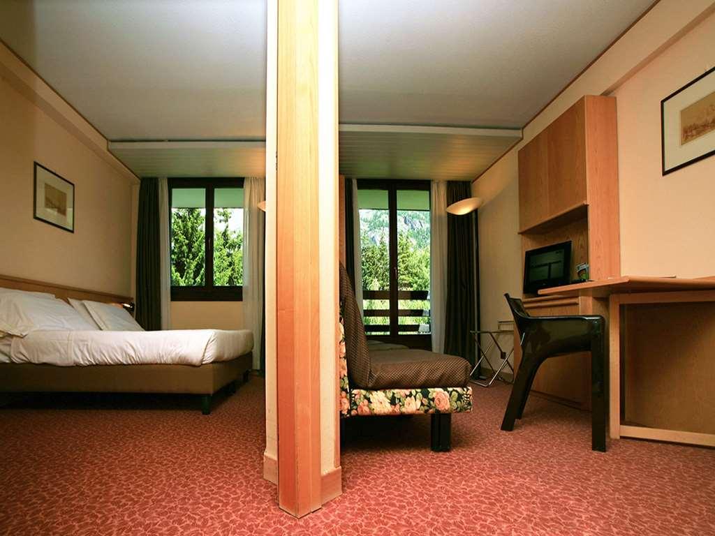 Hotel Les Jumeaux كورمايور الغرفة الصورة