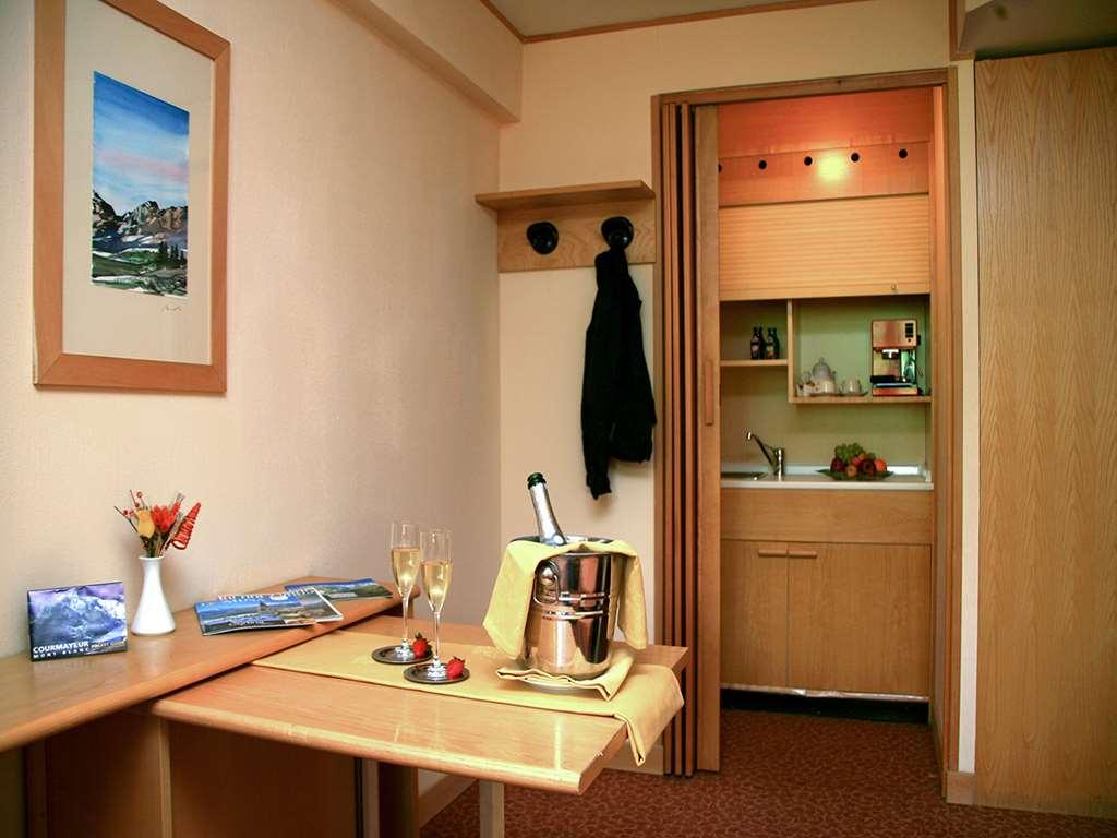 Hotel Les Jumeaux كورمايور وسائل الراحة الصورة