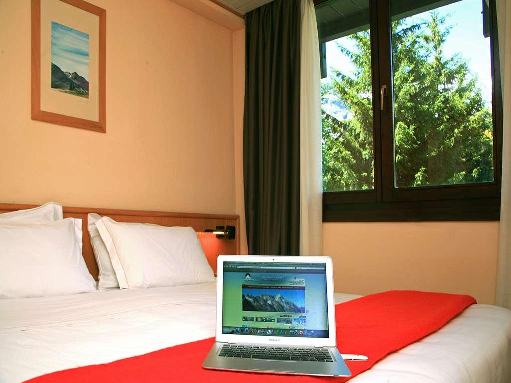 Hotel Les Jumeaux كورمايور الغرفة الصورة