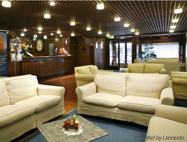 Hotel Les Jumeaux كورمايور المظهر الخارجي الصورة