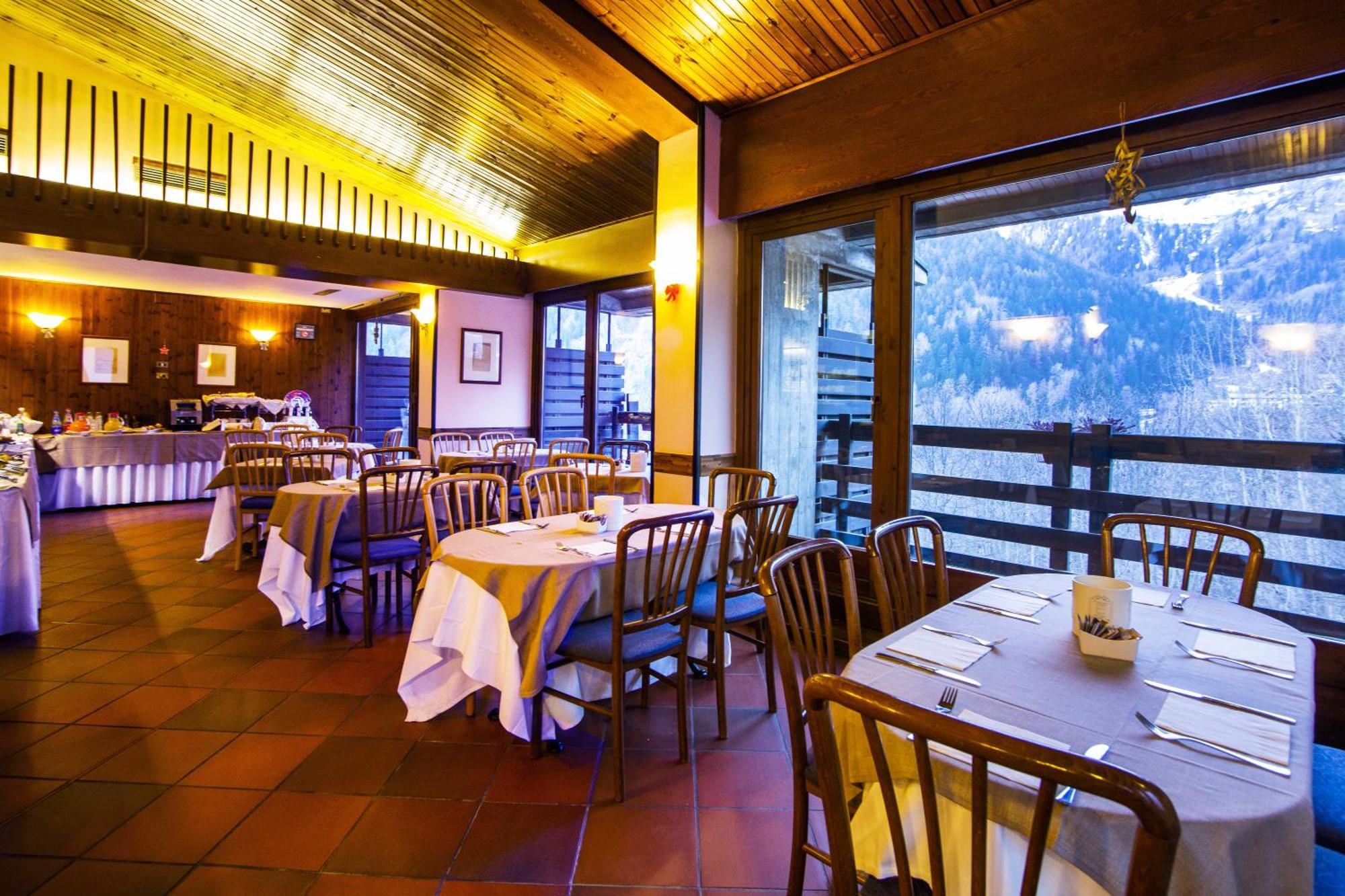 Hotel Les Jumeaux كورمايور المظهر الخارجي الصورة