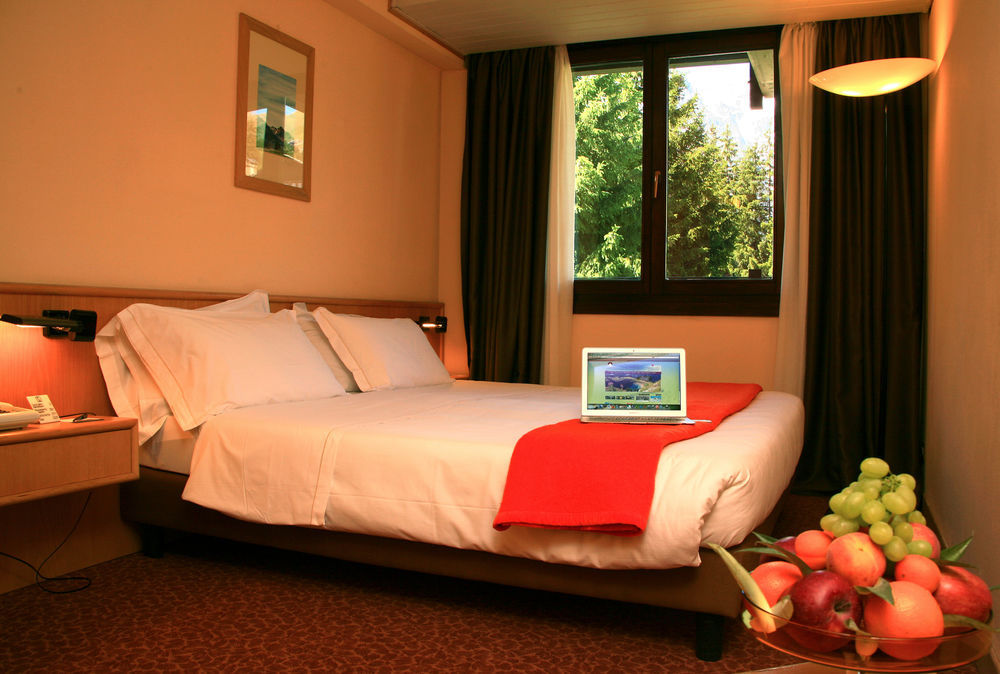 Hotel Les Jumeaux كورمايور المظهر الخارجي الصورة
