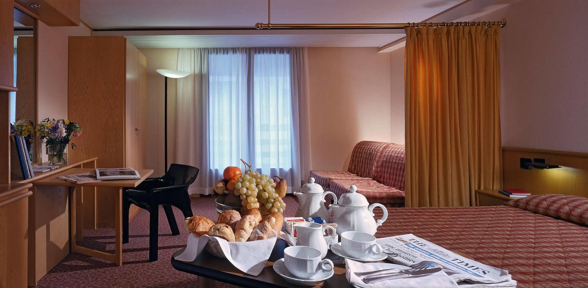 Hotel Les Jumeaux كورمايور الغرفة الصورة